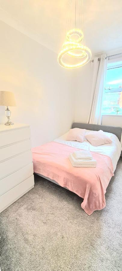 Spacious 3 Bed Flat Near The Sea With Parking Bournemouth Exteriér fotografie